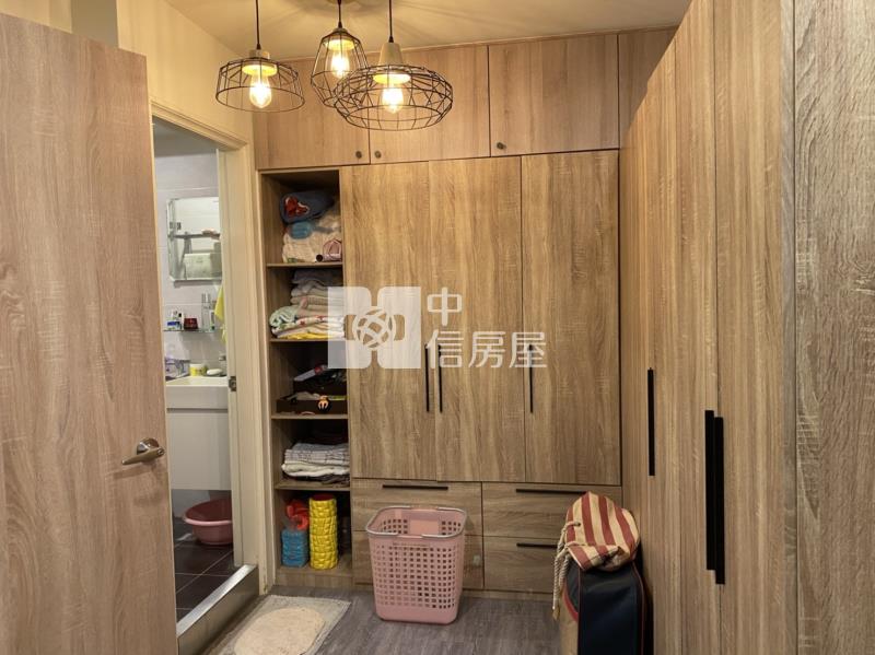 五期捷運旁次頂樓4房平車精裝戶房屋室內格局與周邊環境