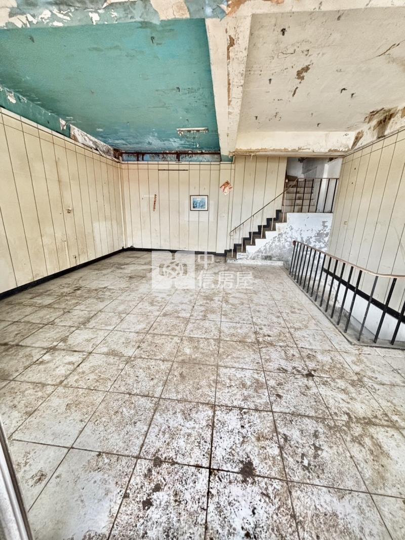 楊梅交流道.前後門臨路4.5米.可會車.大地坪大面寬透天房屋室內格局與周邊環境