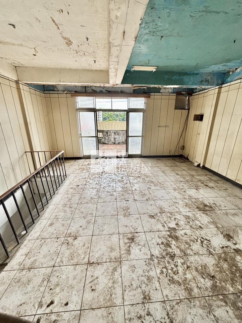 楊梅交流道.前後門臨路4.5米.可會車.大地坪大面寬透天房屋室內格局與周邊環境