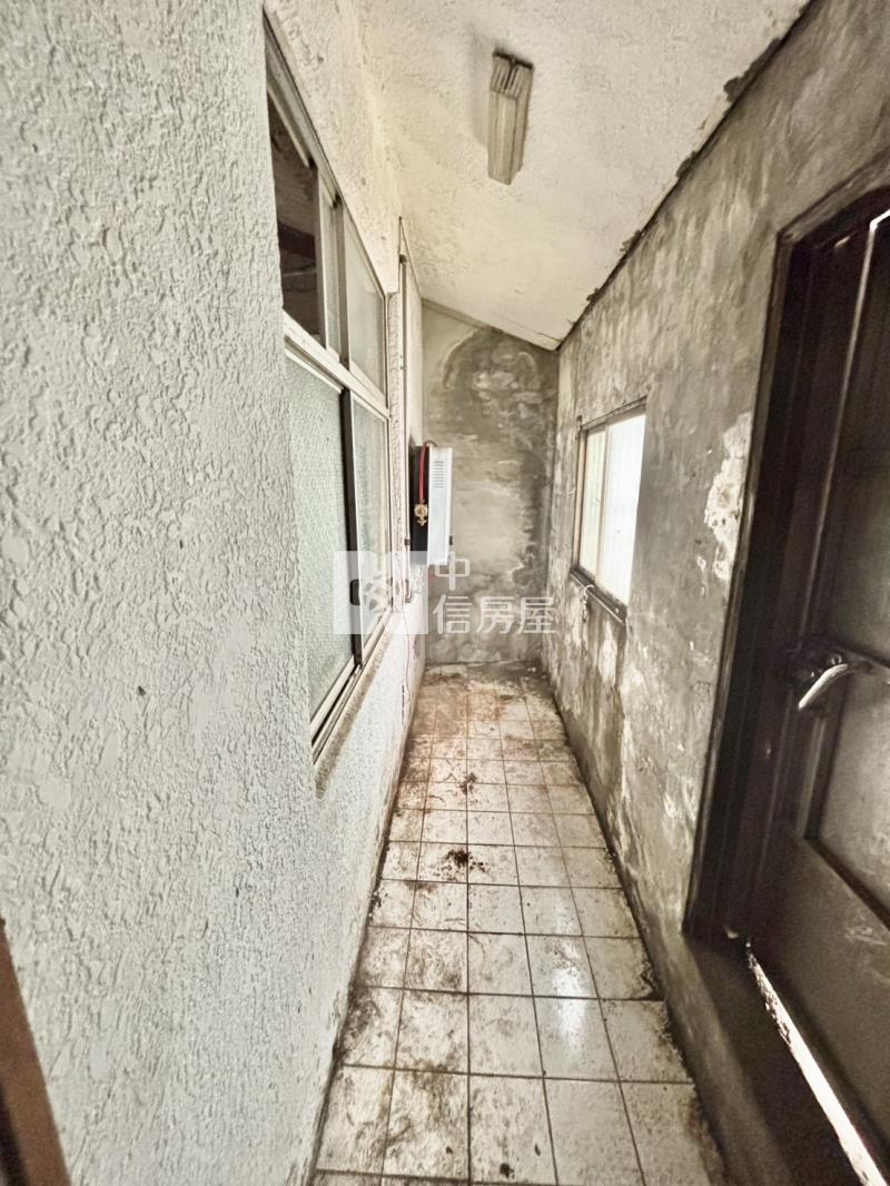 楊梅交流道.前後門臨路4.5米.可會車.大地坪大面寬透天房屋室內格局與周邊環境