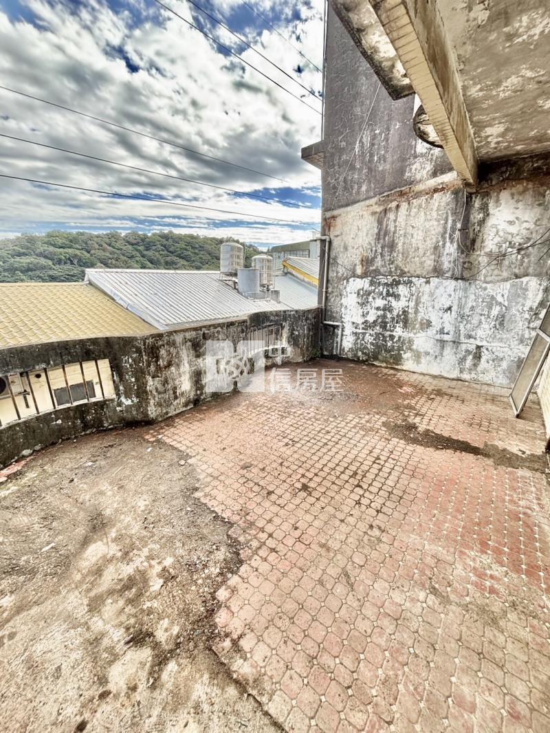 楊梅交流道.前後門臨路4.5米.可會車.大地坪大面寬透天房屋室內格局與周邊環境