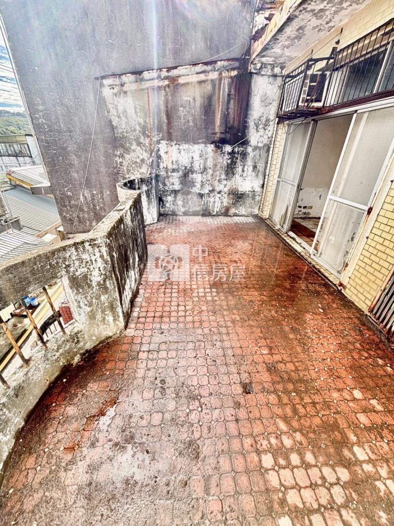 楊梅交流道.前後門臨路4.5米.可會車.大地坪大面寬透天房屋室內格局與周邊環境