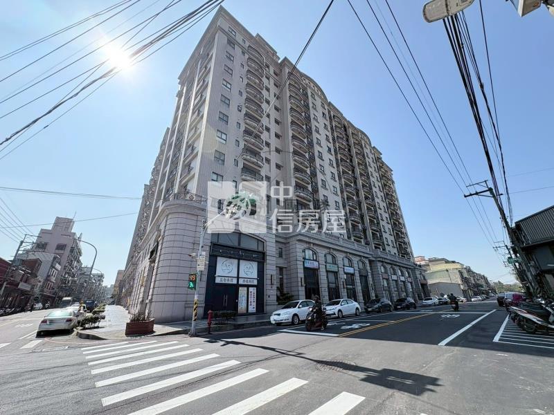 內壢鼎藏晶華挑高店面房屋室內格局與周邊環境