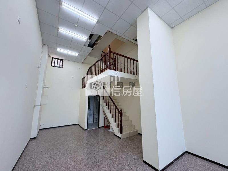 內壢鼎藏晶華挑高店面房屋室內格局與周邊環境