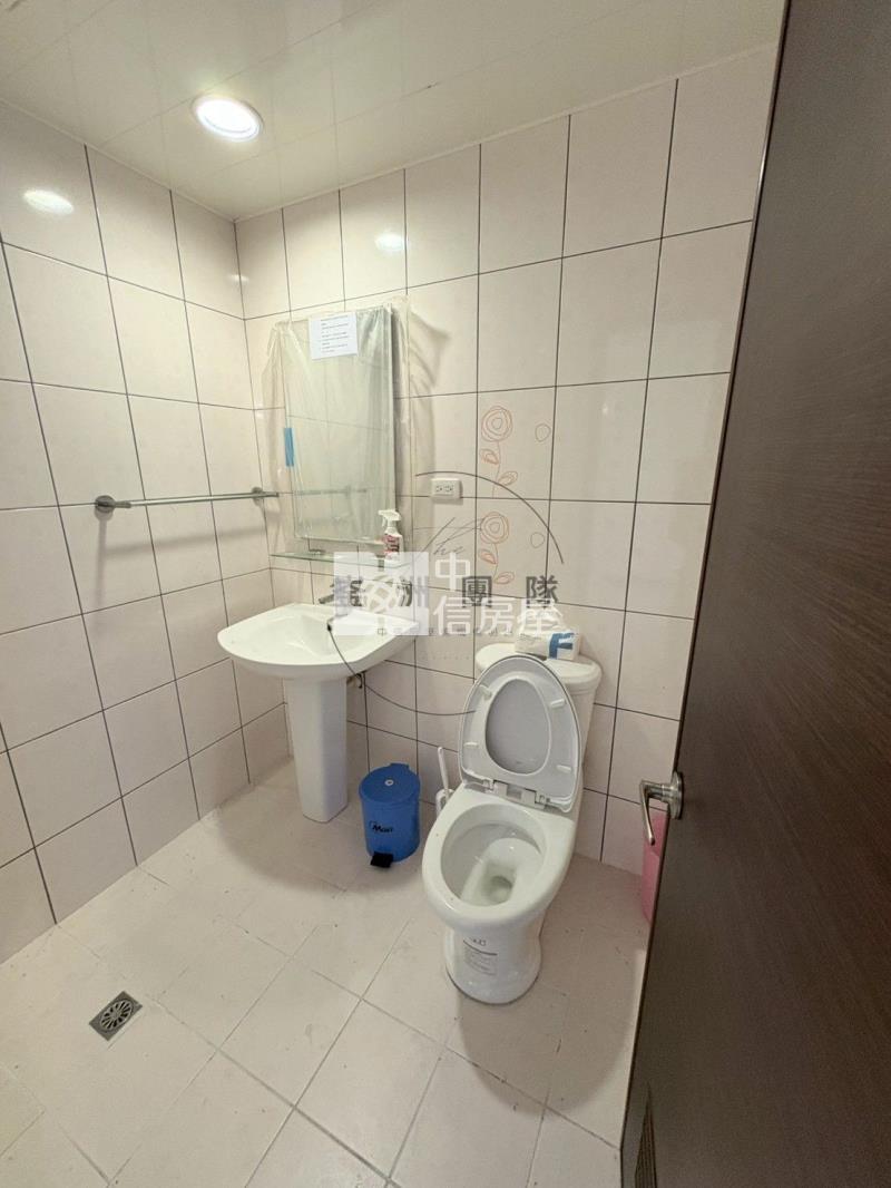 內壢鼎藏晶華挑高店面房屋室內格局與周邊環境