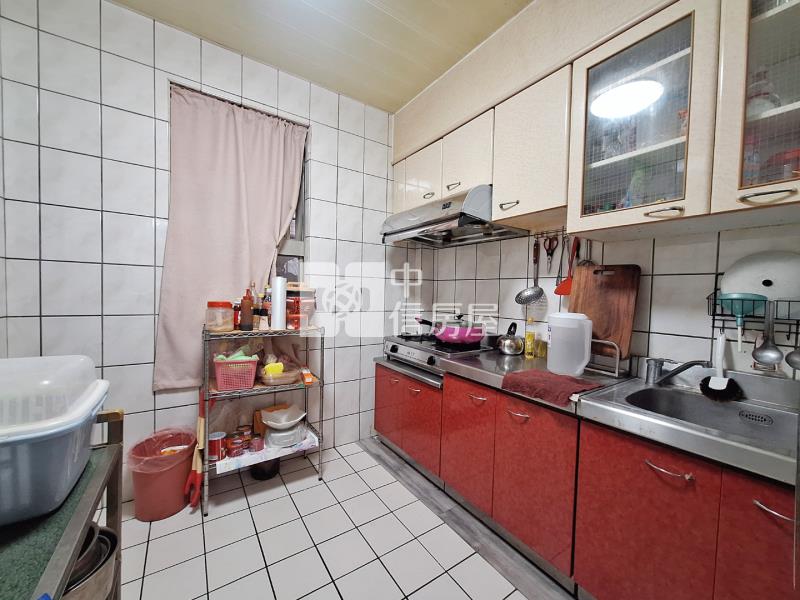 百年大鎮雙車位美墅房屋室內格局與周邊環境