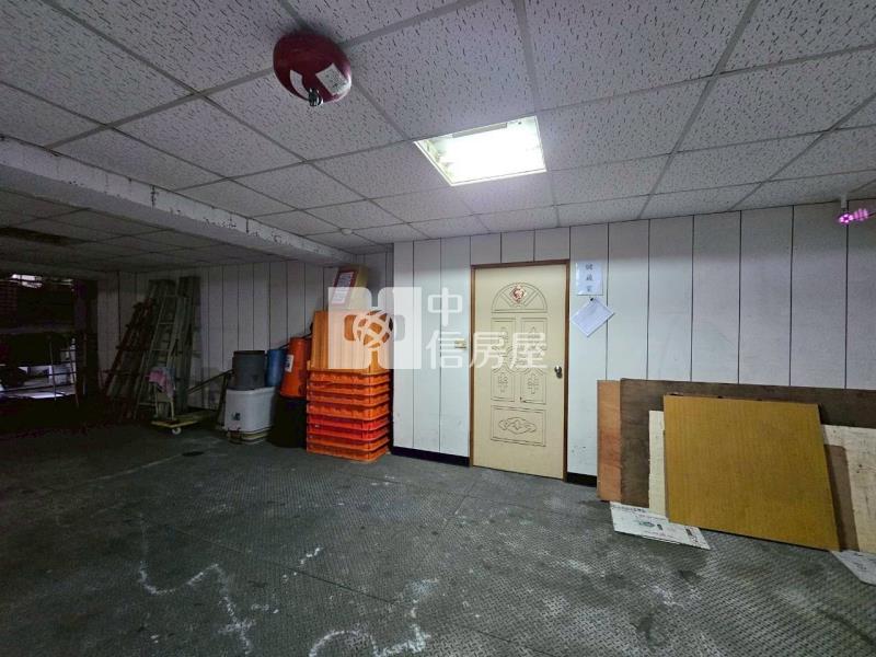 35聖羅蘭邊間3房附車位房屋室內格局與周邊環境