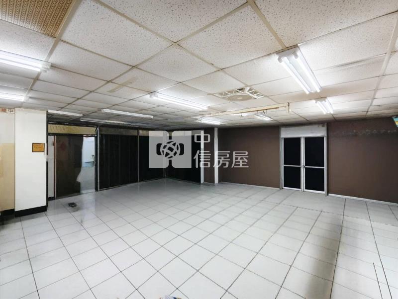 中壢體育園區大面寬美店面房屋室內格局與周邊環境