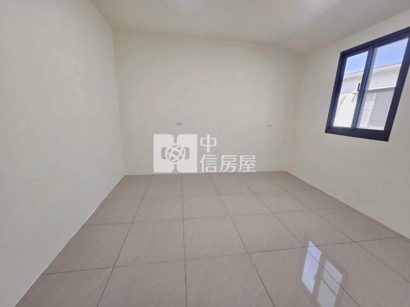新營南梓實小旁4房整新車墅房屋室內格局與周邊環境