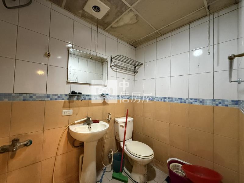 近中壢火車站四套房店面房屋室內格局與周邊環境