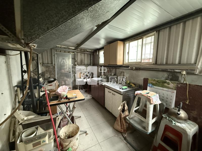 近中壢火車站四套房店面房屋室內格局與周邊環境