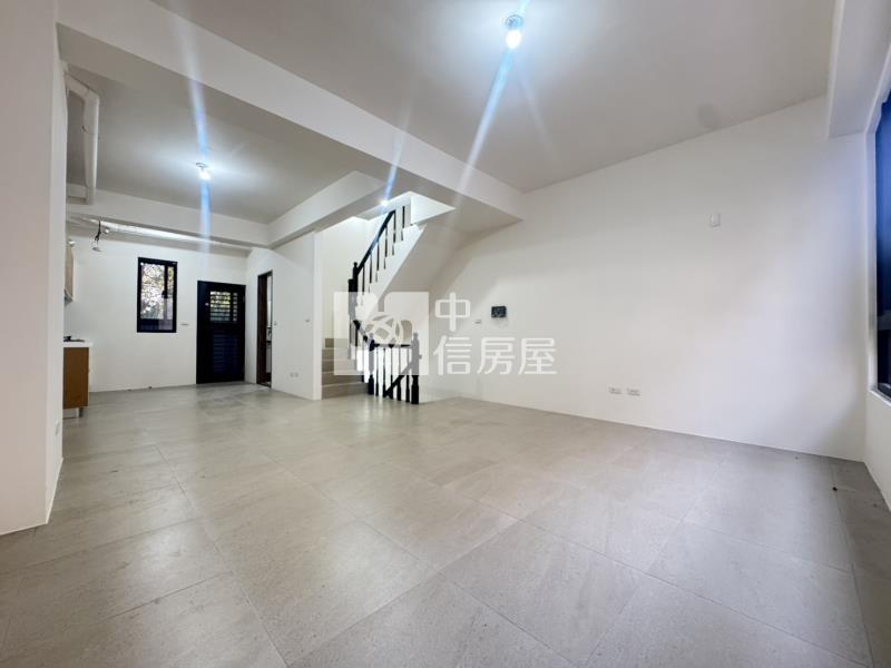 楊梅四季逸墅全新雙車位別墅房屋室內格局與周邊環境