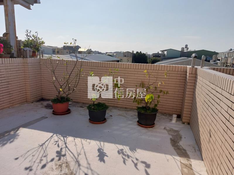 海佃路四段裝潢典雅美車墅房屋室內格局與周邊環境