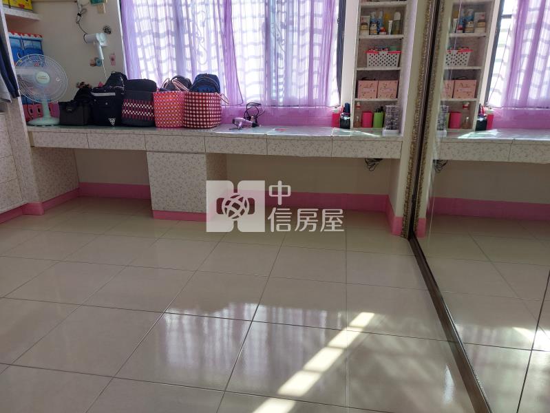 海佃路四段裝潢典雅美車墅房屋室內格局與周邊環境