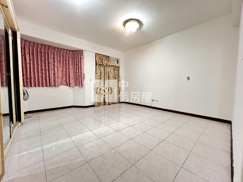 【冠軍】美之國最前區庭院式透天房屋室內格局與周邊環境