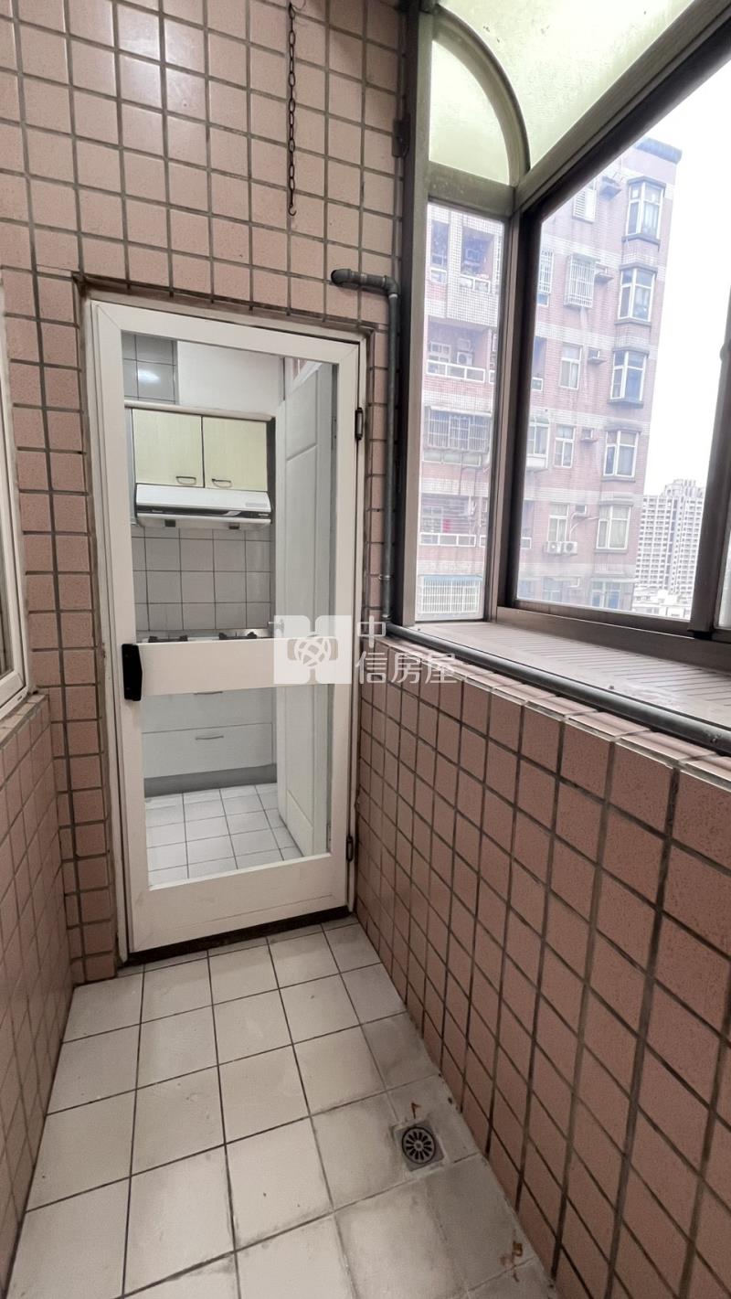 桃園後火車站3+1房車房屋室內格局與周邊環境