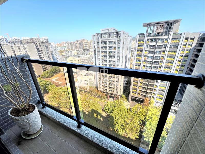 鴻邑璞臻視野三房平車房屋室內格局與周邊環境