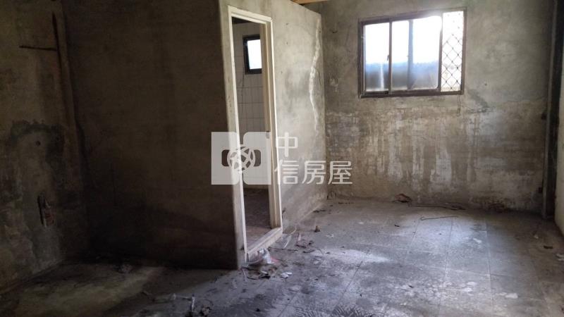 海環街邊間透天房屋室內格局與周邊環境