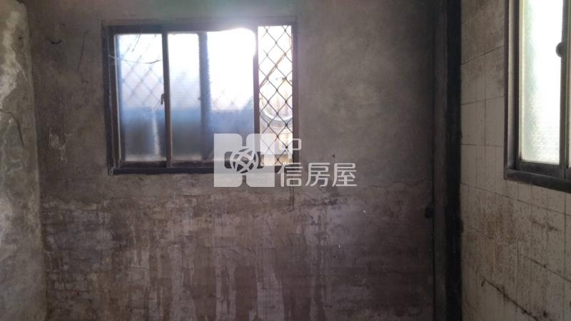 海環街邊間透天房屋室內格局與周邊環境