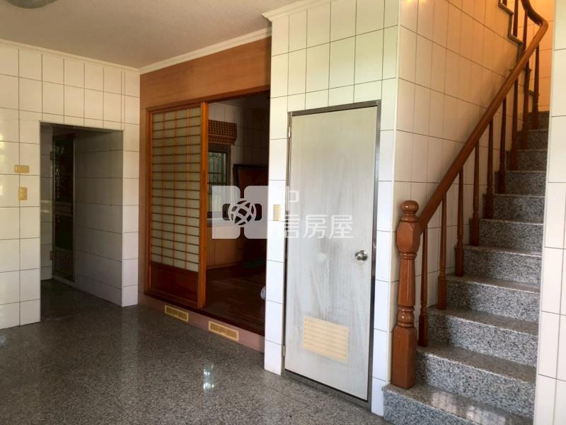 西平路大面寬優質透天房屋室內格局與周邊環境