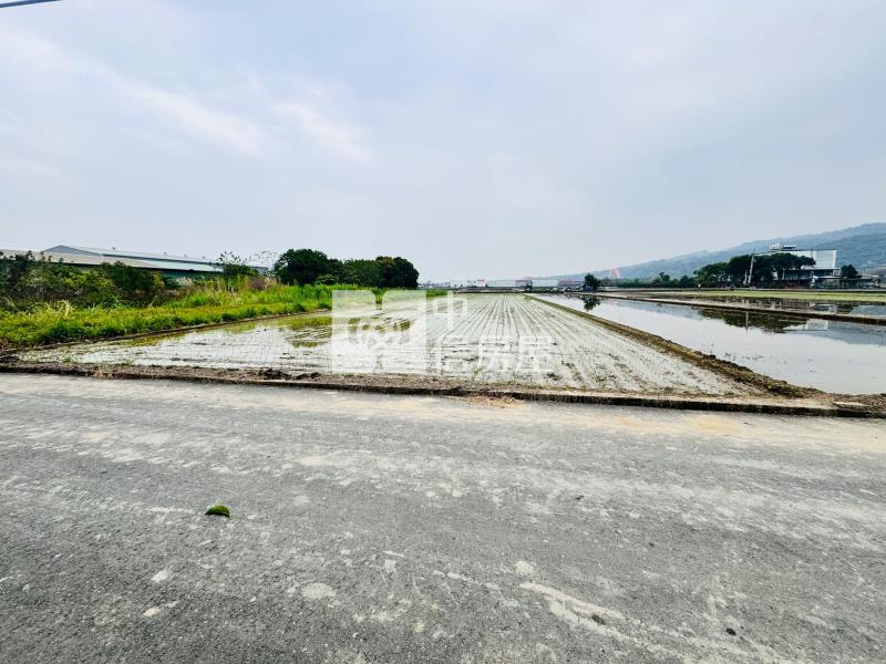 碧興路旁美農地房屋室內格局與周邊環境