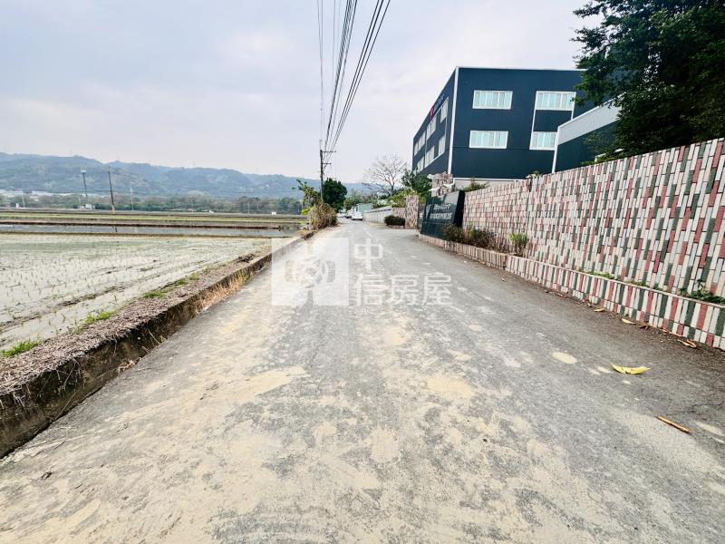 碧興路旁美農地房屋室內格局與周邊環境