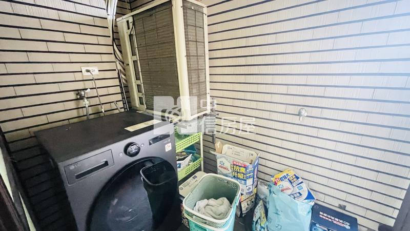 近轉運站裸泉兩房兩衛溫泉湯宅房屋室內格局與周邊環境