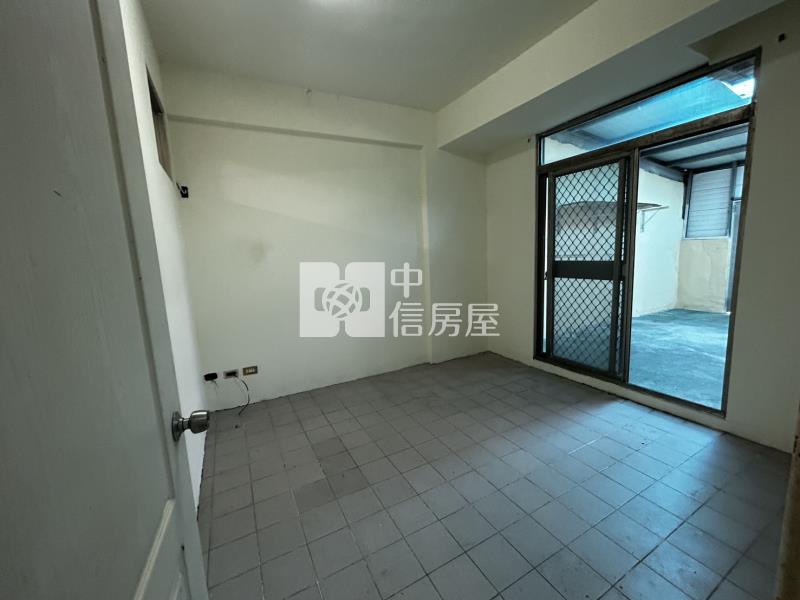 安南十二佃超大空間孝親車墅房屋室內格局與周邊環境