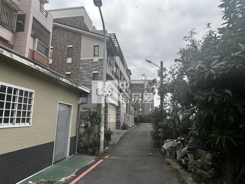 安南十二佃超大空間孝親車墅房屋室內格局與周邊環境