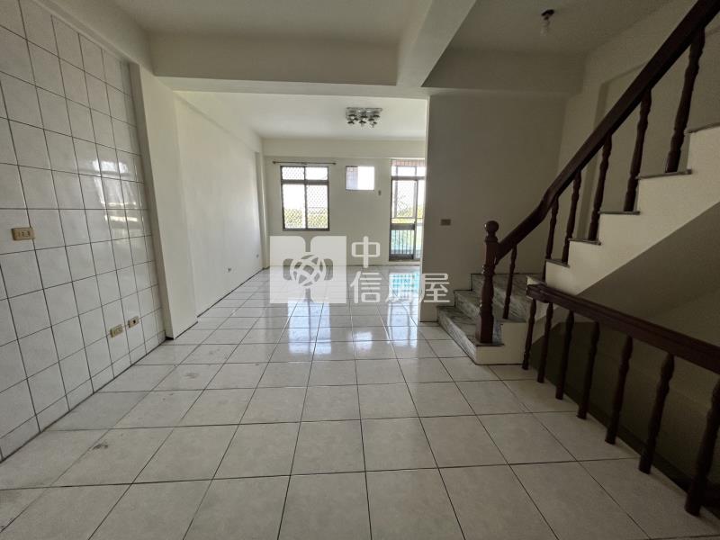 安南十二佃超大空間孝親車墅房屋室內格局與周邊環境