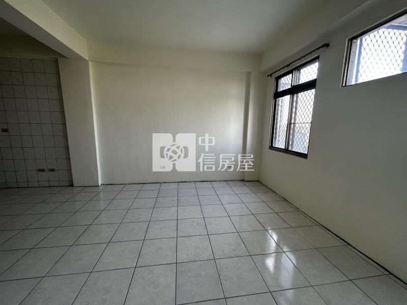 安南十二佃超大空間孝親車墅房屋室內格局與周邊環境