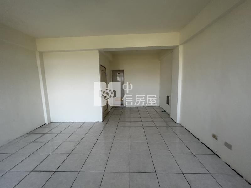 安南十二佃超大空間孝親車墅房屋室內格局與周邊環境