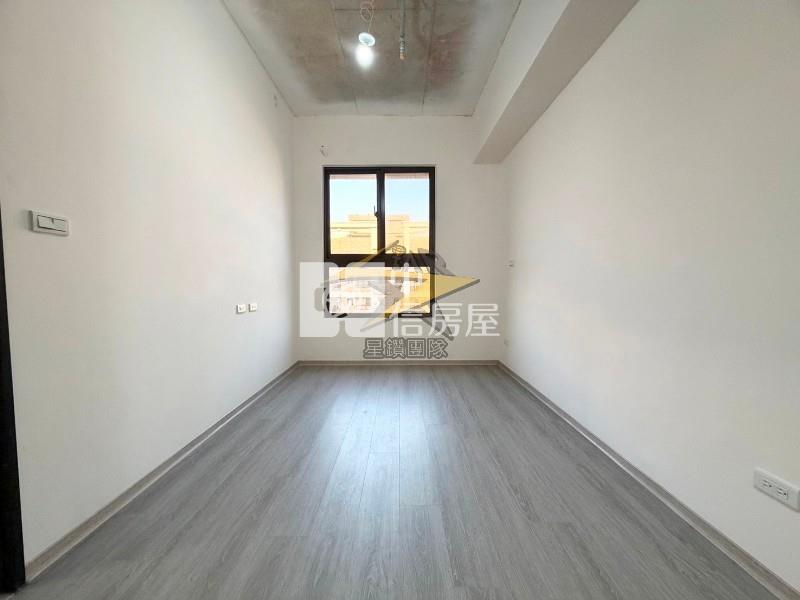 【星鑽】首購救星八擴悠森活次頂樓2房車房屋室內格局與周邊環境