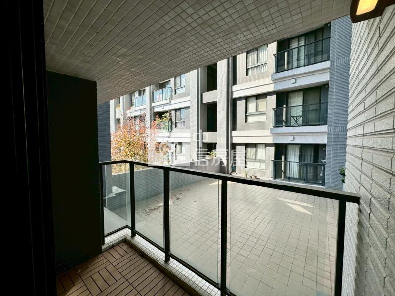 大城建設｜四月泊樂｜輕屋齡3房+平車房屋室內格局與周邊環境