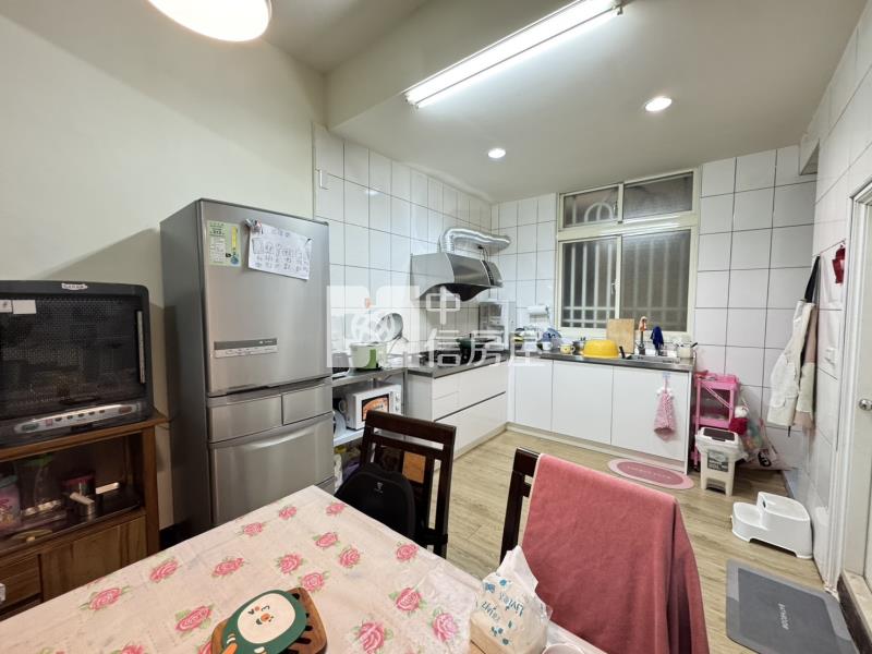 平鎮五套房整新透天店面房屋室內格局與周邊環境