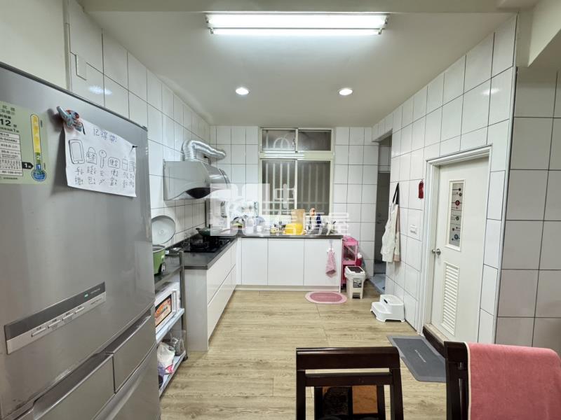 平鎮五套房整新透天店面房屋室內格局與周邊環境