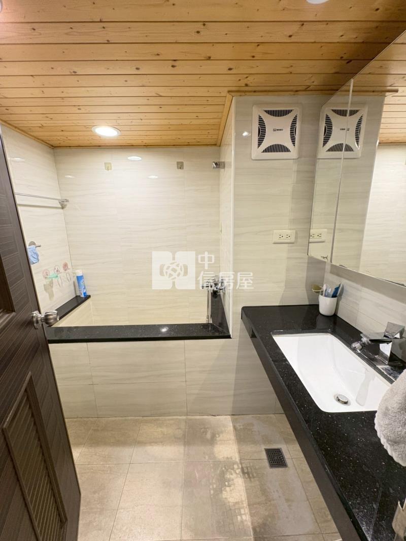 工學商圈溫馨3+1房附平車房屋室內格局與周邊環境