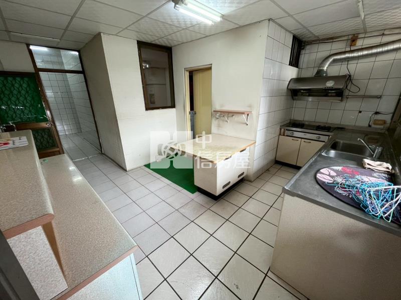 南區二樓三房公寓我最俗房屋室內格局與周邊環境