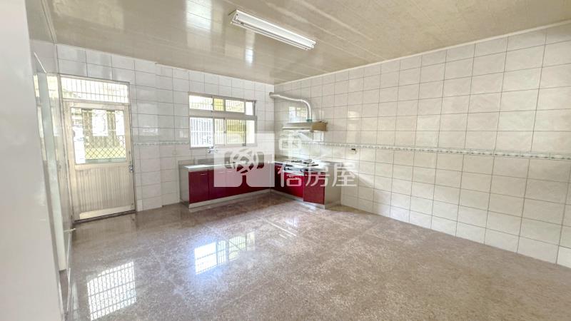 左右逢源百坪溫泉大店住房屋室內格局與周邊環境