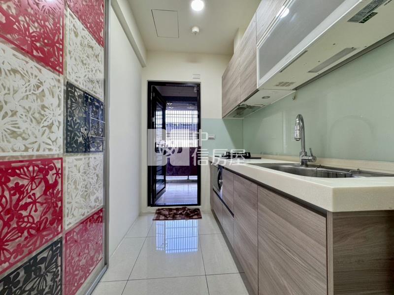 草屯市區三房車位幸福天空房屋室內格局與周邊環境