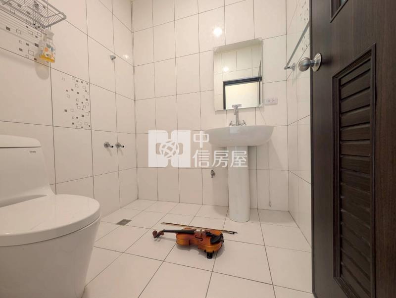 A1-68設計有感邊間面寬別墅房屋室內格局與周邊環境