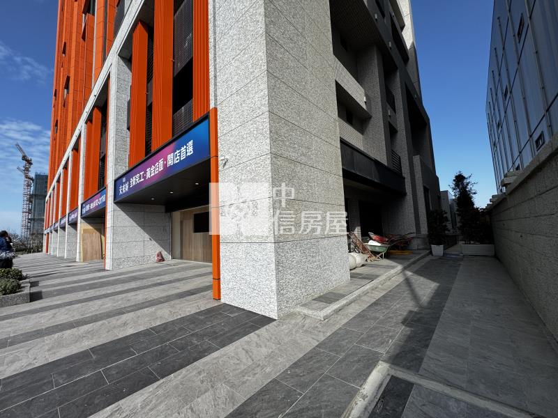 【神馬】客運園區-璟都未來城角間金店(S1)房屋室內格局與周邊環境