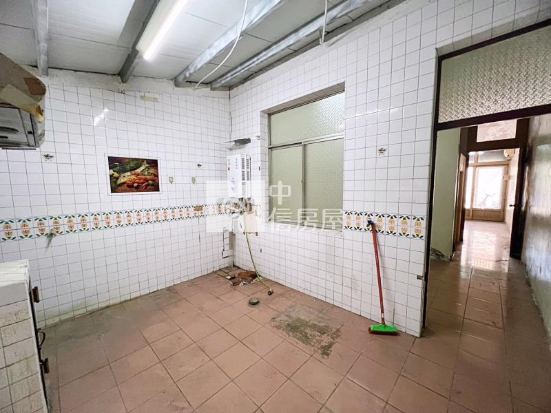 高雄房屋-獅湖國小透天房屋室內格局與周邊環境