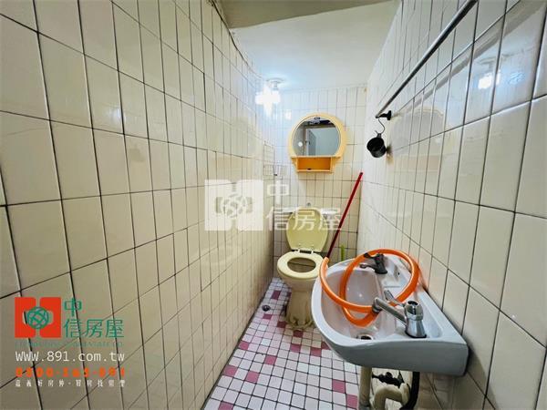 志航國小旁車庫別墅房屋室內格局與周邊環境