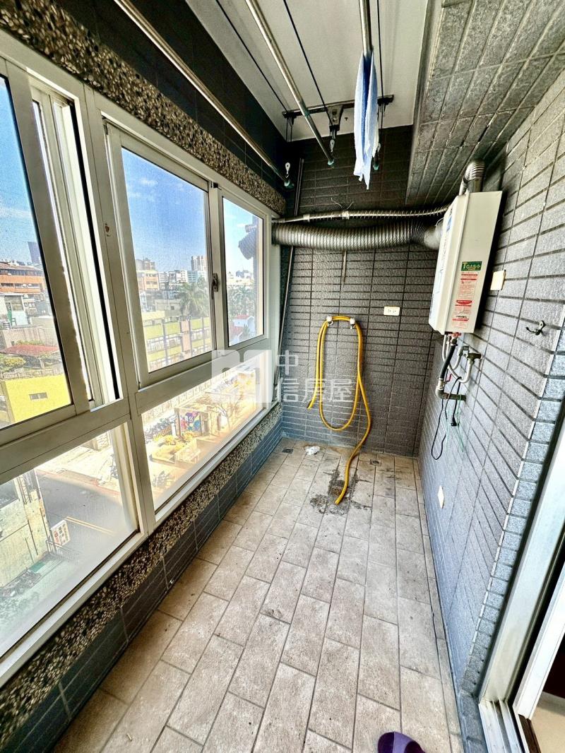 柳川水岸面公園美景震後四房車位房屋室內格局與周邊環境