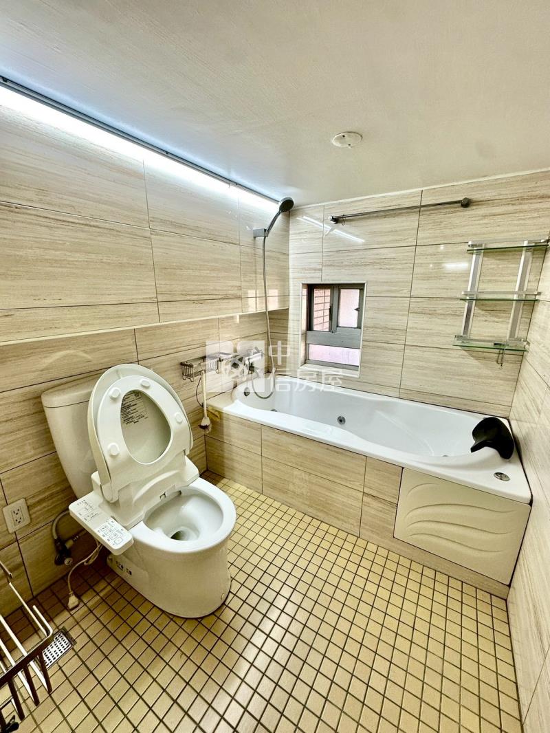 柳川水岸面公園美景震後四房車位房屋室內格局與周邊環境