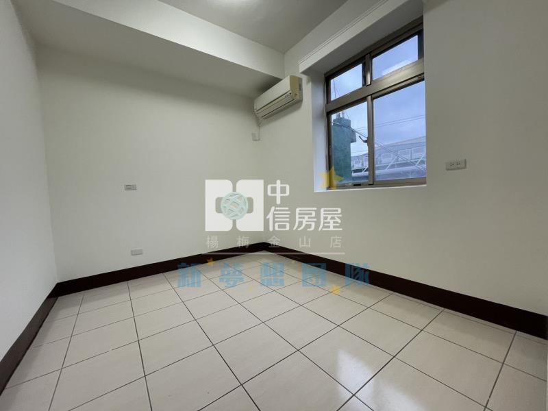 【新夢想】幼獅交流道旁 大面寬透天 | 可停2台車房屋室內格局與周邊環境