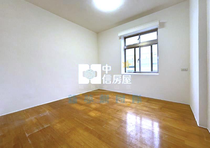 【新夢想】幼獅交流道旁 大面寬透天 | 可停2台車房屋室內格局與周邊環境