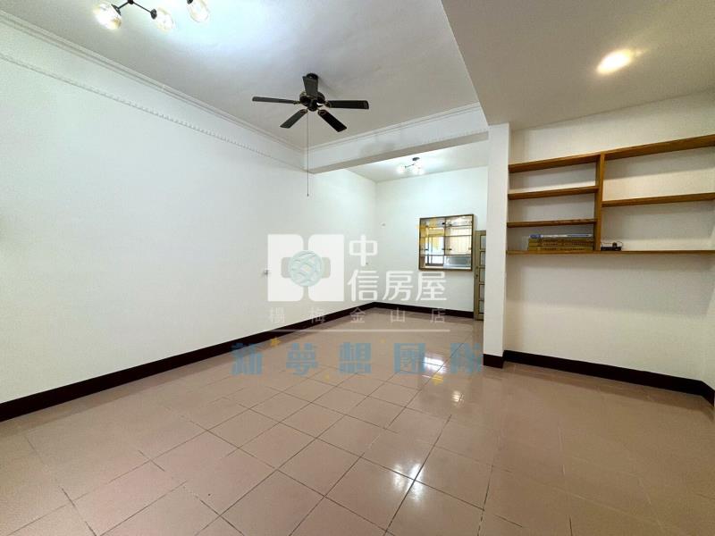 【新夢想】幼獅交流道旁 大面寬透天 | 可停2台車房屋室內格局與周邊環境