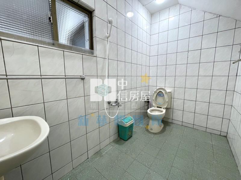 【新夢想】幼獅交流道旁 大面寬透天 | 可停2台車房屋室內格局與周邊環境